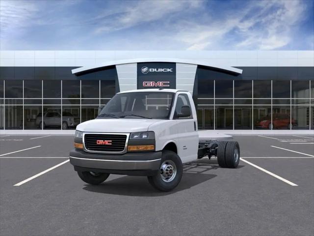 2025 GMC Savana Cutaway 4500 Van