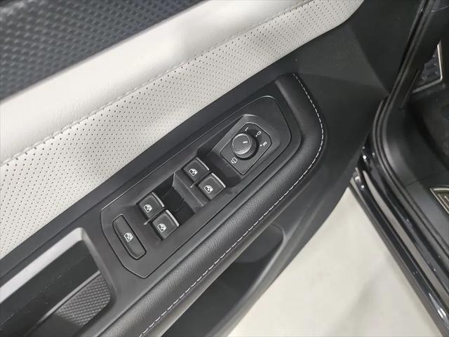 2026 Volkswagen Atlas Cross Sport SEL Premium R-Line