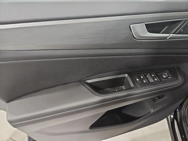 2026 Volkswagen Atlas Cross Sport SE with Technology