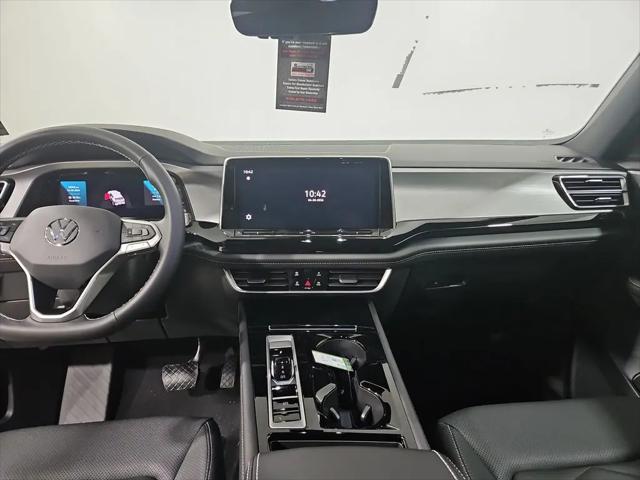 2026 Volkswagen Atlas Cross Sport SE with Technology