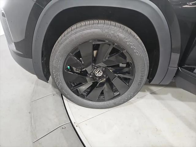 2026 Volkswagen Atlas Cross Sport SE with Technology