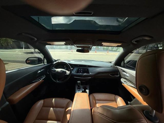 2020 Cadillac XT4 FWD Premium Luxury