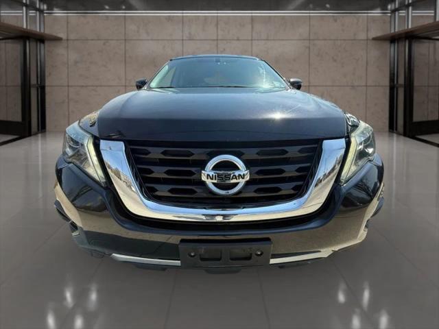 2017 Nissan Pathfinder SV