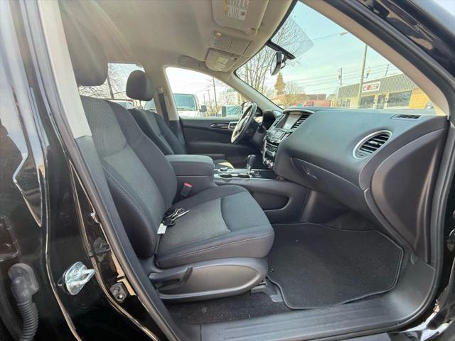 2017 Nissan Pathfinder SV