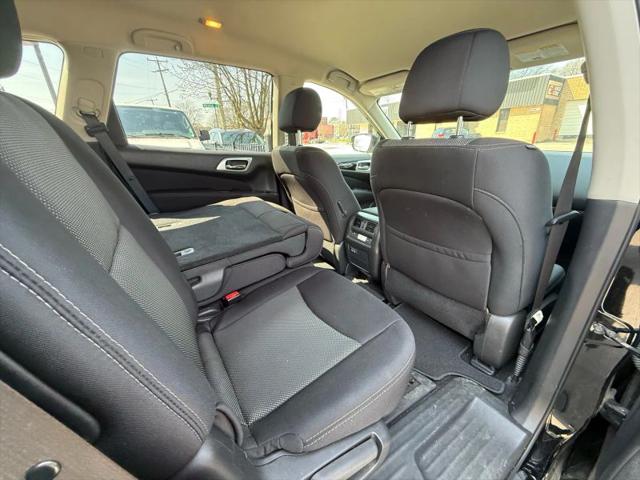 2017 Nissan Pathfinder SV