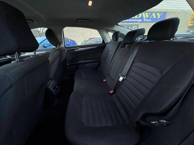 2020 Ford Fusion SE