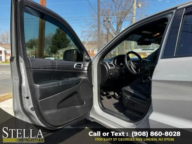 2022 Jeep Grand Cherokee Laredo X 4x4