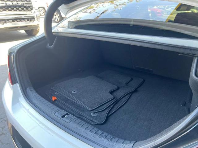 2023 Genesis G70 2.0T RWD