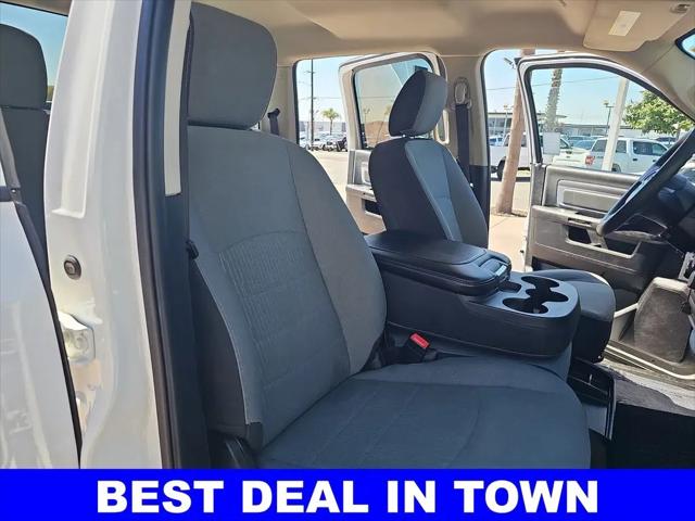 2022 Ram 1500 Classic SLT Crew Cab 4x4 5'7" Box