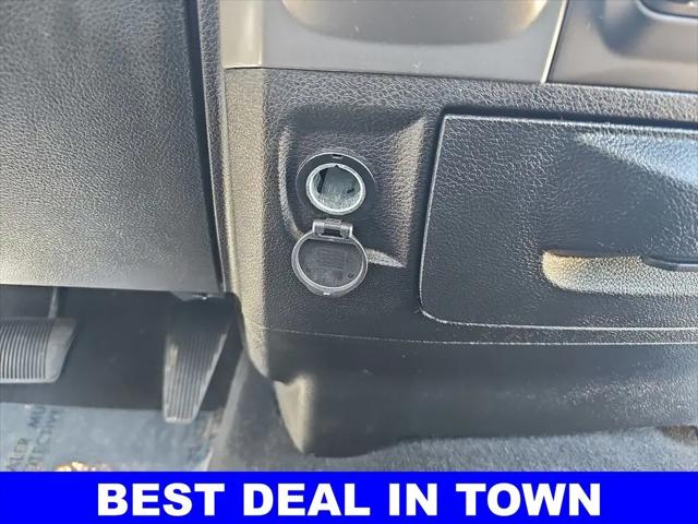 2022 Ram 1500 Classic SLT Crew Cab 4x4 5'7" Box
