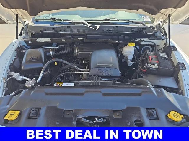 2022 Ram 1500 Classic SLT Crew Cab 4x4 5'7" Box
