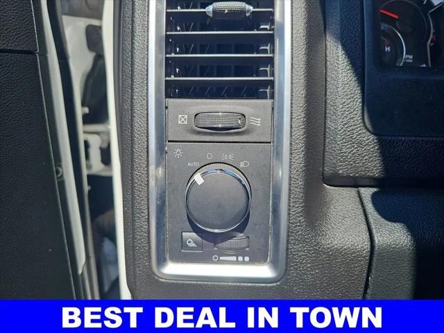 2022 Ram 1500 Classic SLT Crew Cab 4x4 5'7" Box
