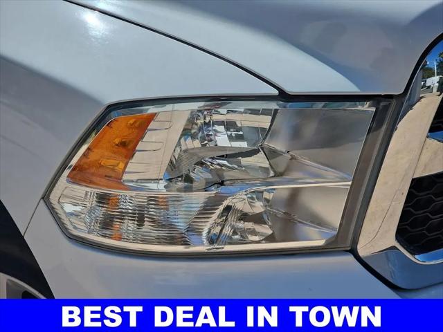 2022 Ram 1500 Classic SLT Crew Cab 4x4 5'7" Box