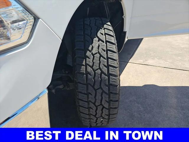 2022 Ram 1500 Classic SLT Crew Cab 4x4 5'7" Box