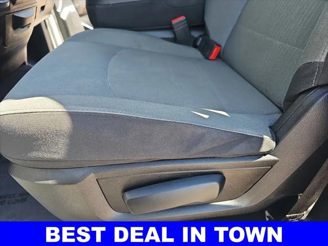 2022 Ram 1500 Classic SLT Crew Cab 4x4 5'7" Box