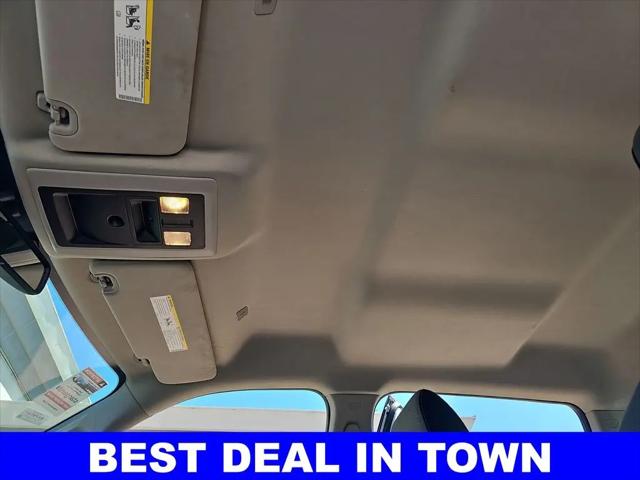 2022 Ram 1500 Classic SLT Crew Cab 4x4 5'7" Box