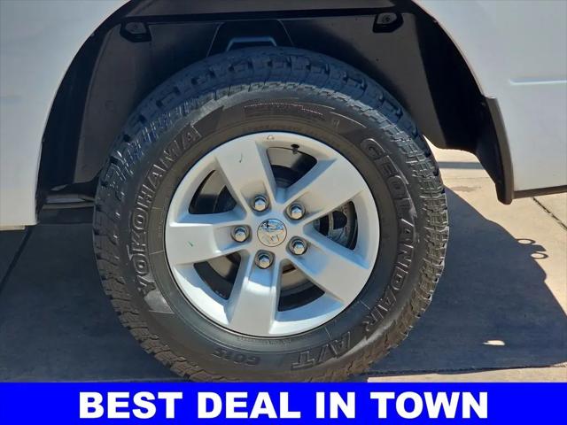 2022 Ram 1500 Classic SLT Crew Cab 4x4 5'7" Box