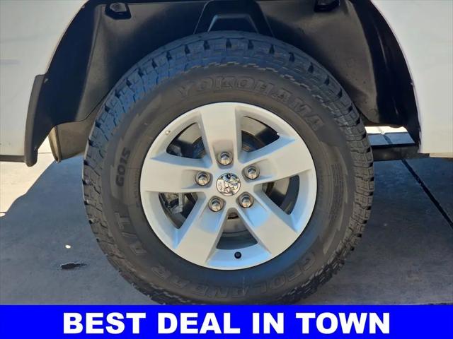 2022 Ram 1500 Classic SLT Crew Cab 4x4 5'7" Box