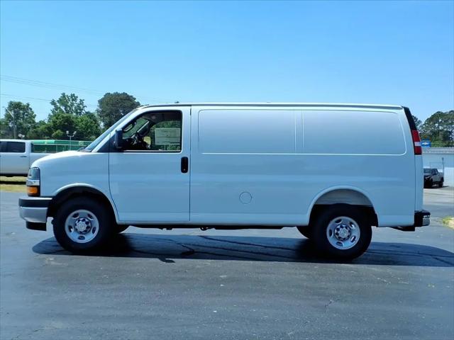 2026 Chevrolet Express Cargo Van 2500 Regular Wheelbase, WT, RWD