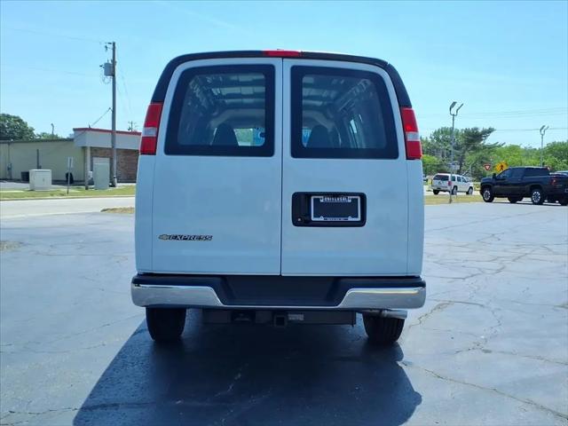 2026 Chevrolet Express Cargo Van 2500 Regular Wheelbase, WT, RWD