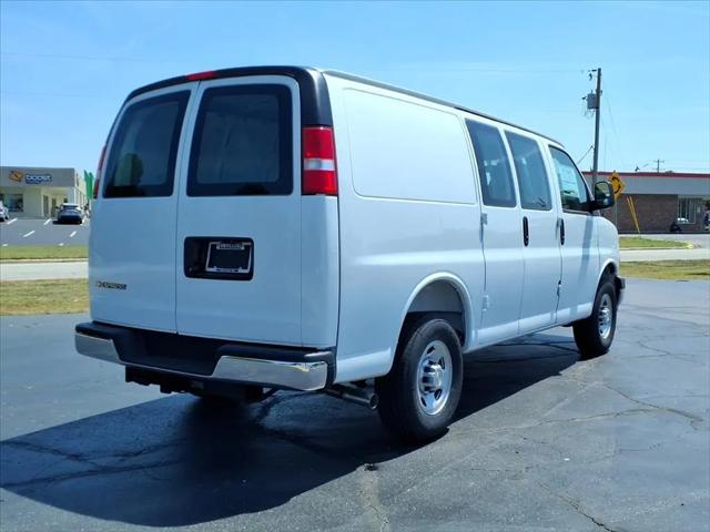 2026 Chevrolet Express Cargo Van 2500 Regular Wheelbase, WT, RWD