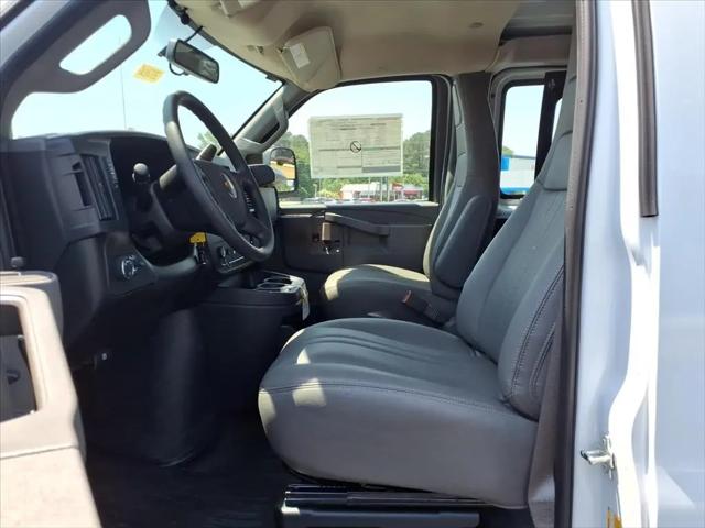 2026 Chevrolet Express Cargo Van 2500 Regular Wheelbase, WT, RWD