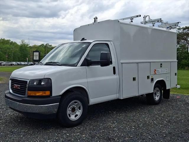 2025 GMC Savana Cutaway Work Van