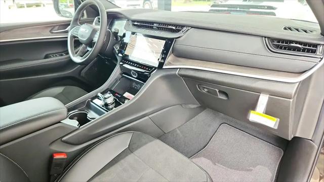 2026 Jeep Grand Cherokee L Altitude 4x4