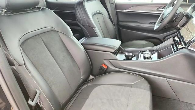 2026 Jeep Grand Cherokee L Altitude 4x4