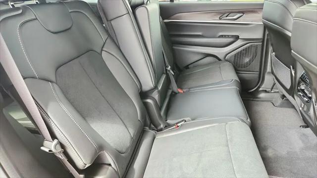 2026 Jeep Grand Cherokee L Altitude 4x4