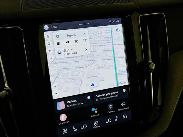 2025 Volvo XC60 B5 Plus