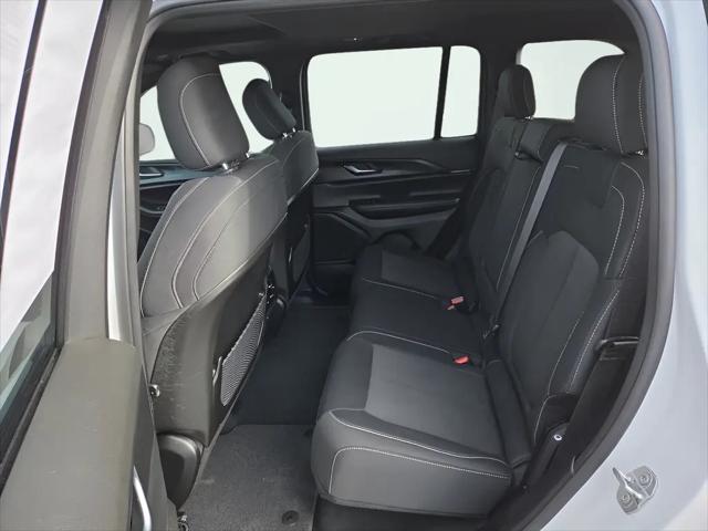 2024 Jeep Grand Cherokee Laredo X 4x4