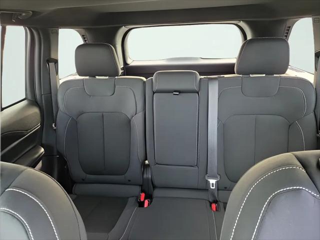 2024 Jeep Grand Cherokee Laredo X 4x4