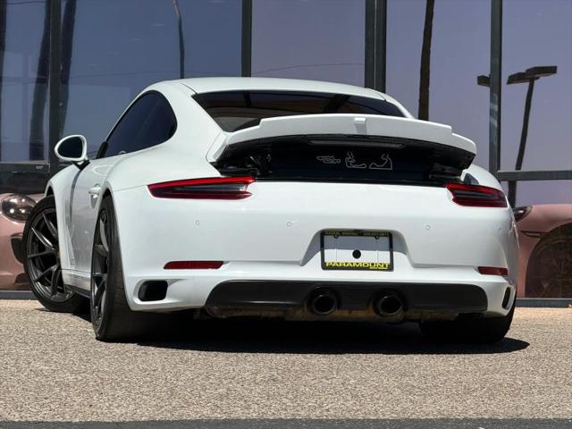 2017 Porsche 911 Carrera GTS