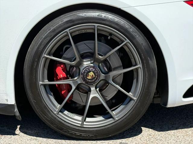 2017 Porsche 911 Carrera GTS