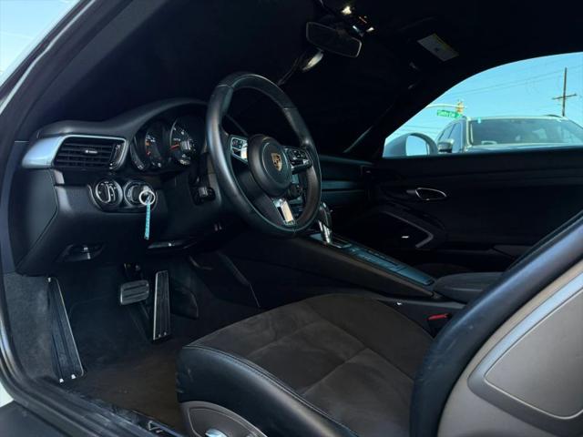 2017 Porsche 911 Carrera GTS