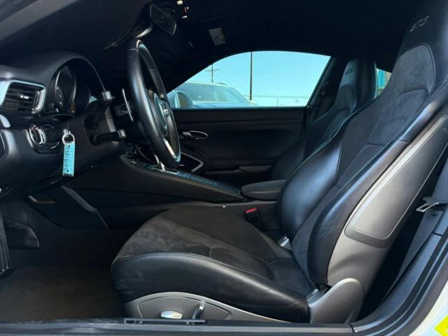 2017 Porsche 911 Carrera GTS