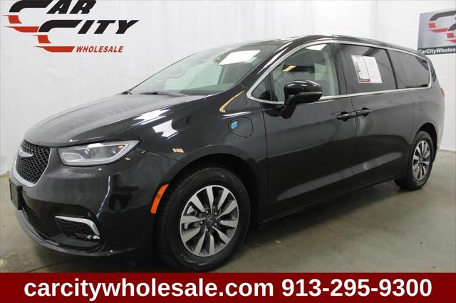 2024 Chrysler Pacifica Hybrid Select for sale in Shawnee, KS