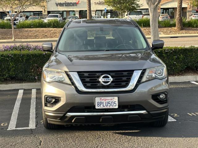 2017 Nissan Pathfinder SL