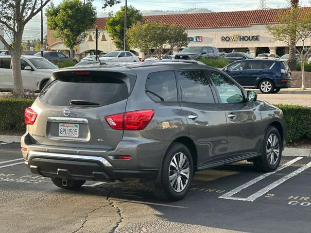 2017 Nissan Pathfinder SL