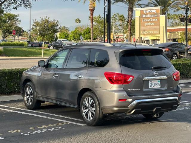 2017 Nissan Pathfinder SL