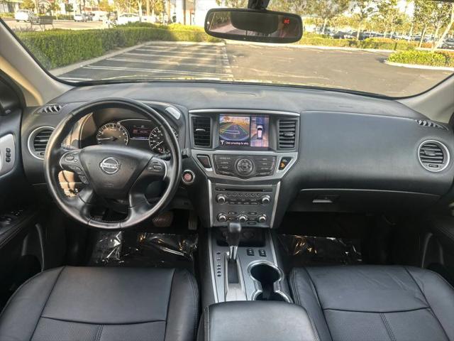 2017 Nissan Pathfinder SL
