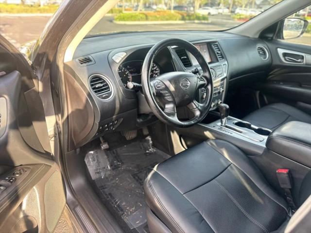 2017 Nissan Pathfinder SL
