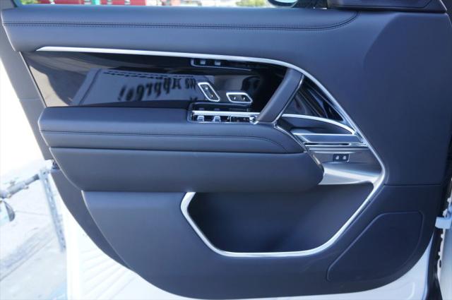 2026 Land Rover Range Rover P400 SE 7 Seat