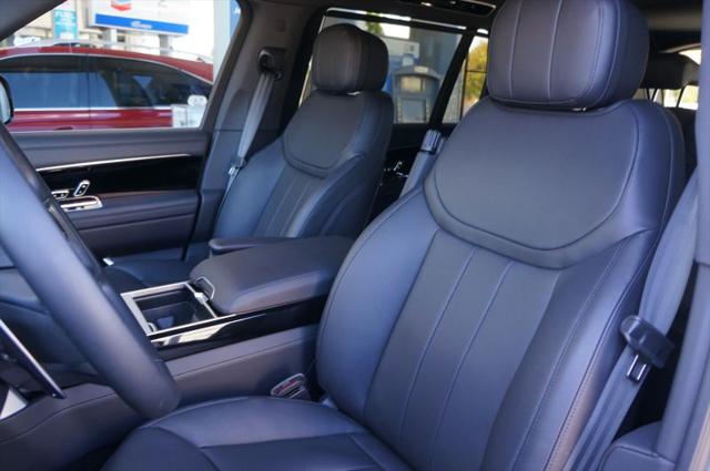 2026 Land Rover Range Rover P400 SE 7 Seat