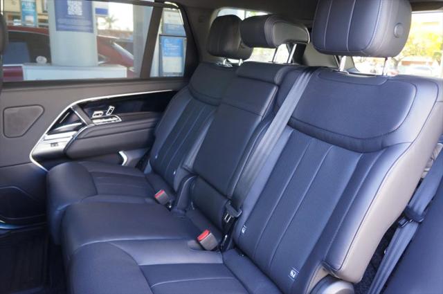 2026 Land Rover Range Rover P400 SE 7 Seat