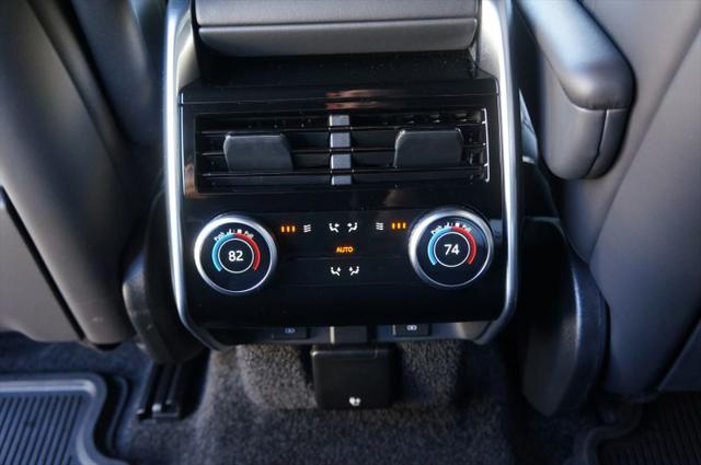 2026 Land Rover Range Rover P400 SE 7 Seat