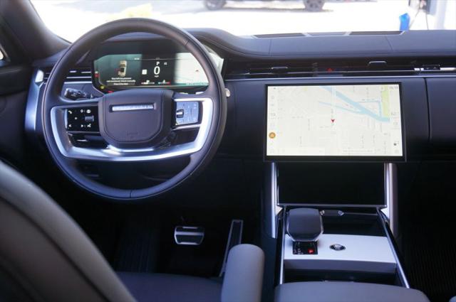 2026 Land Rover Range Rover P400 SE 7 Seat