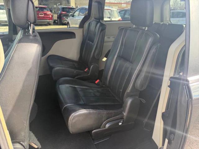 2015 Chrysler Town & Country Touring