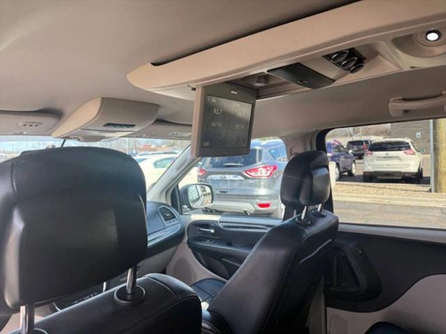 2015 Chrysler Town & Country Touring